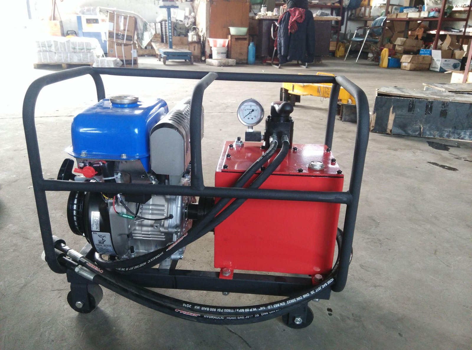 gas-powered hydraulic power pack